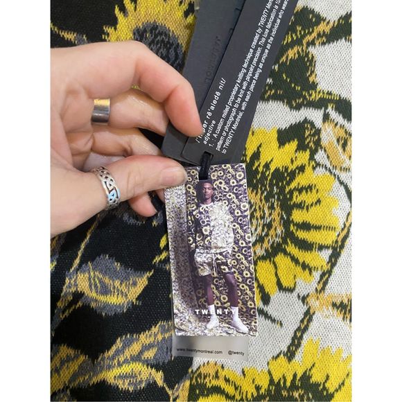 TWENTY NWT Sunflower Hyper Reality Contrast Panel Sweatshirt, Sz Medium, MP $185 - Picture 5 of 11